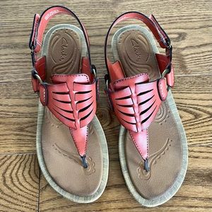 NWT - Clark’s sandals - unique orange color - size 6 - never worn - comfortable